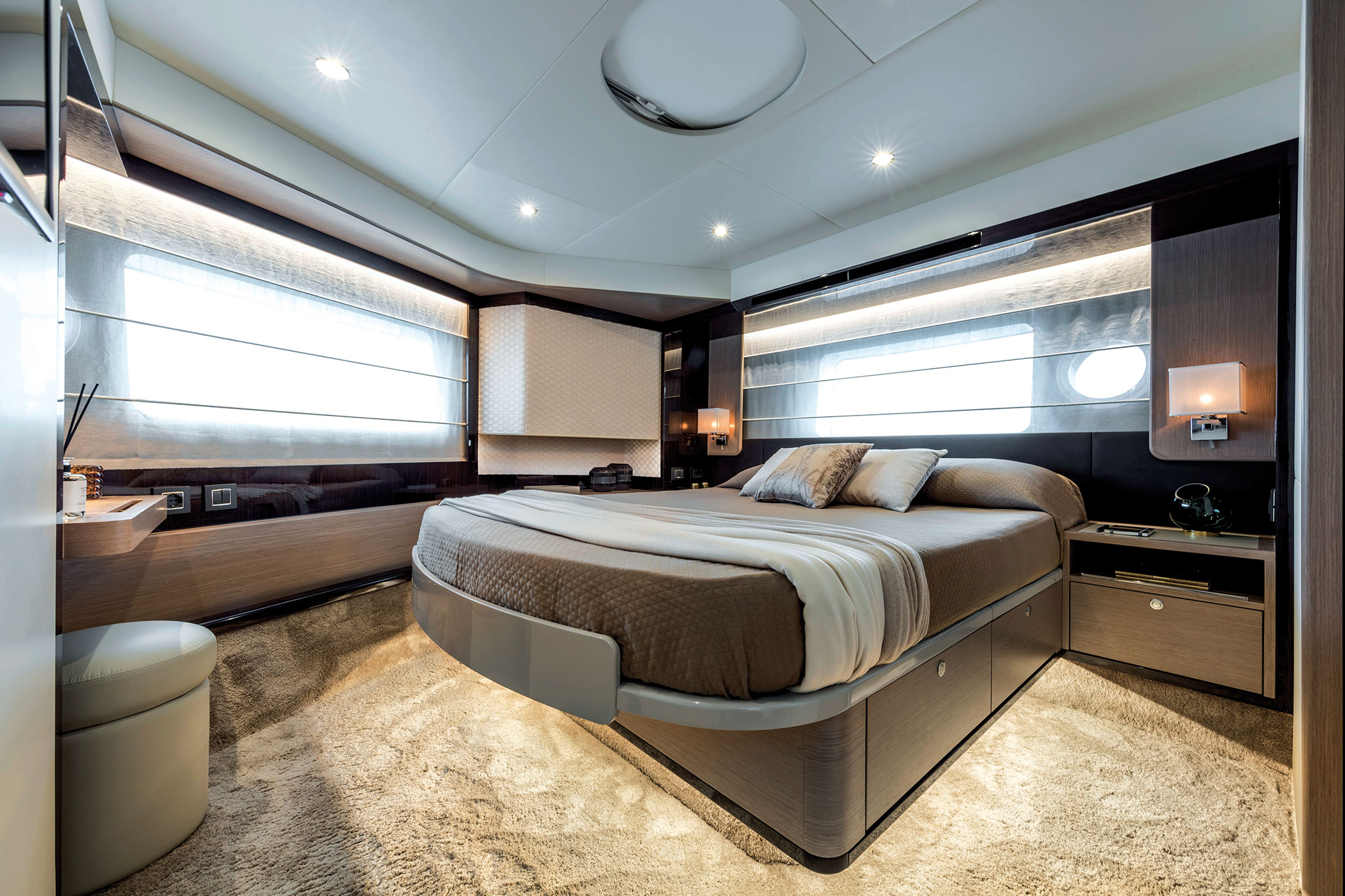 Yachts-France-170-21-essai-Absolute-Navetta48-MasterCabin